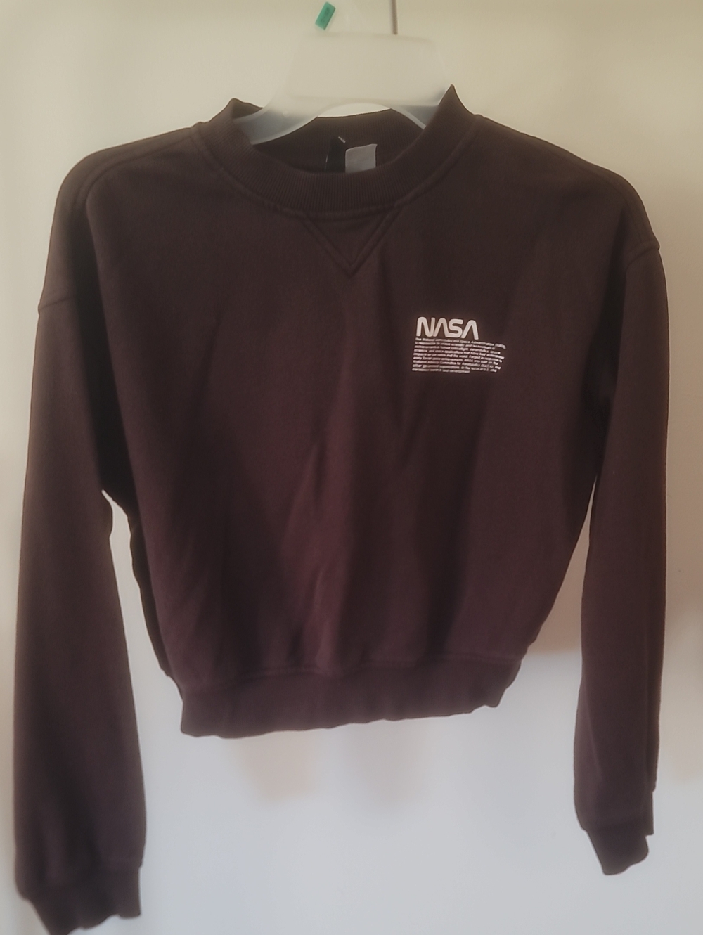 Divided Cropped Sweatshirt in Brown with White Tag Detailing